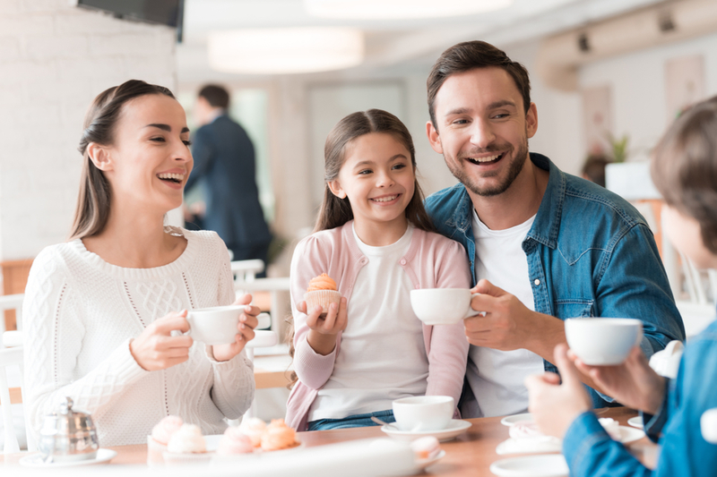 families in coffeshop